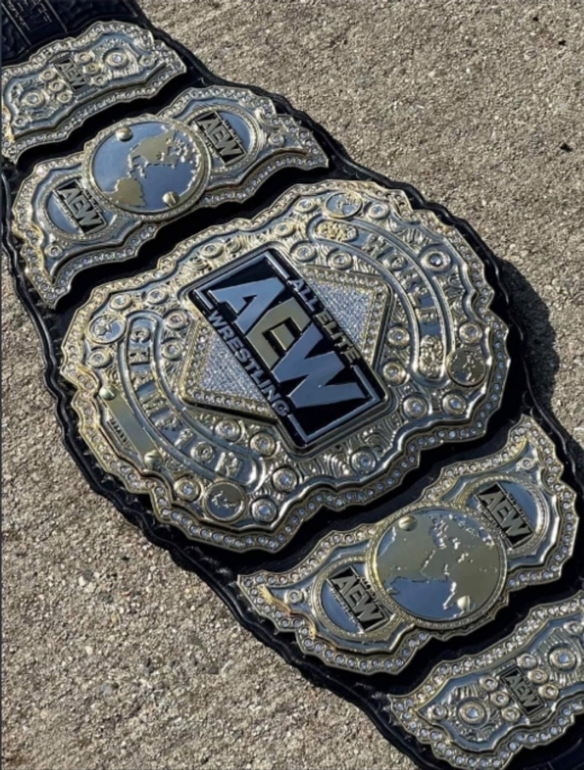 Possible new aew world title belt january 2024